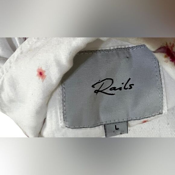 Rails Rosci Indio Bull Skull Western Print Long
Sleeves Collared Buttondown Top - Picture 5 of 6